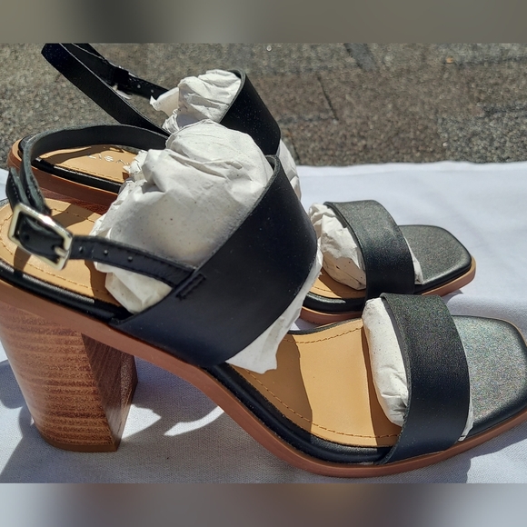 Lisa Vicky Shoes - Lisa Vicky Black Leather Strappy Sandals with Wooden Block Heel